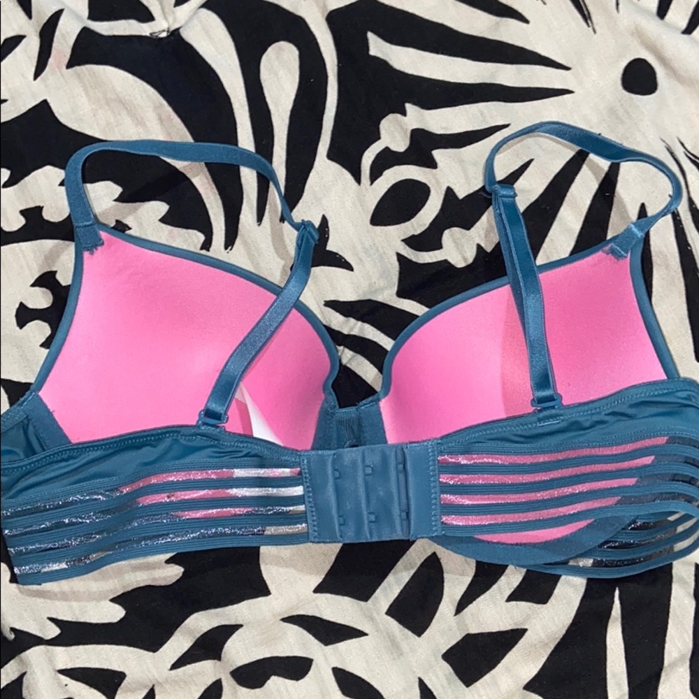 Victoria Secret Bra - Picture 2 of 2